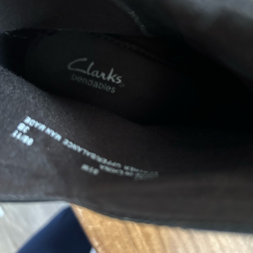 Clarks Black Ankle Heeld Booties Leather Size 8.5 Women’s - Picture 5 of 6